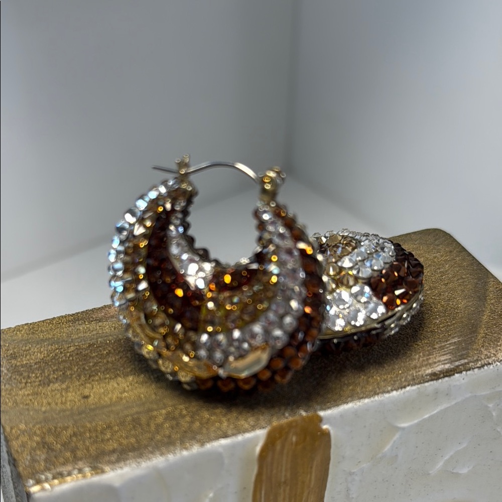 Elegant Silver and Gold Chunky Hoop Earrings - Picture 3 of 5